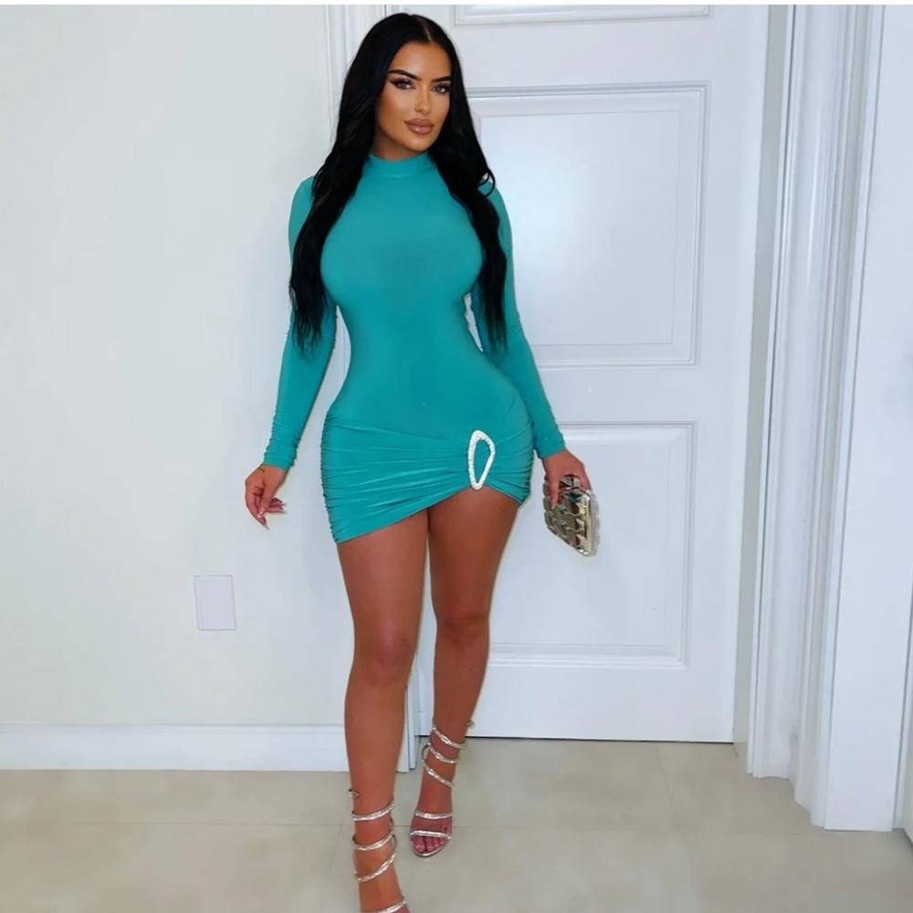Elegant Kelly Green Long Sleeve Dress
